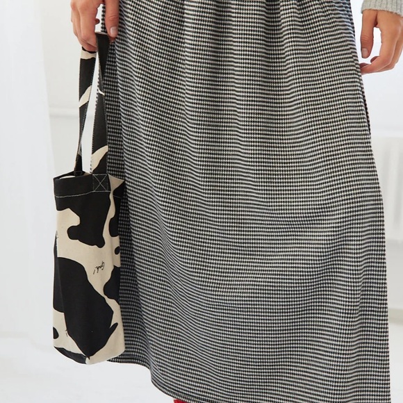 Lisa Says Gah canvas wine tote in cow print - Picture 3 of 4